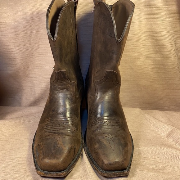 Handmade hardly worn leather studded cowboy boots - Picture 3 of 16